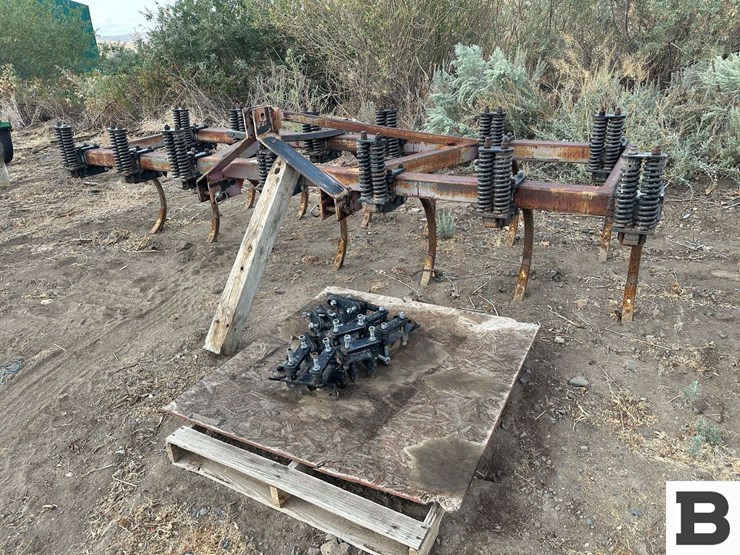 custom-152"-chisel-plow-image-2