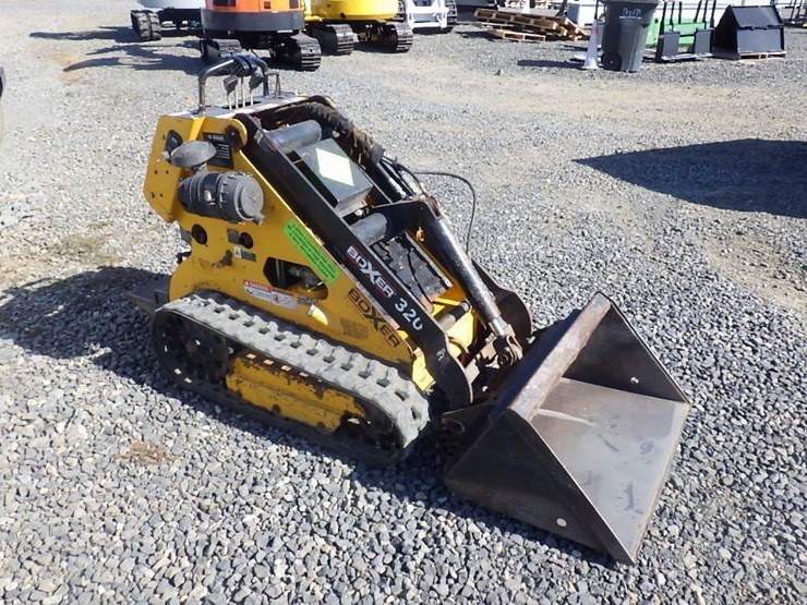2013-morbark-320-skid-steer-tracked-loader-image-2