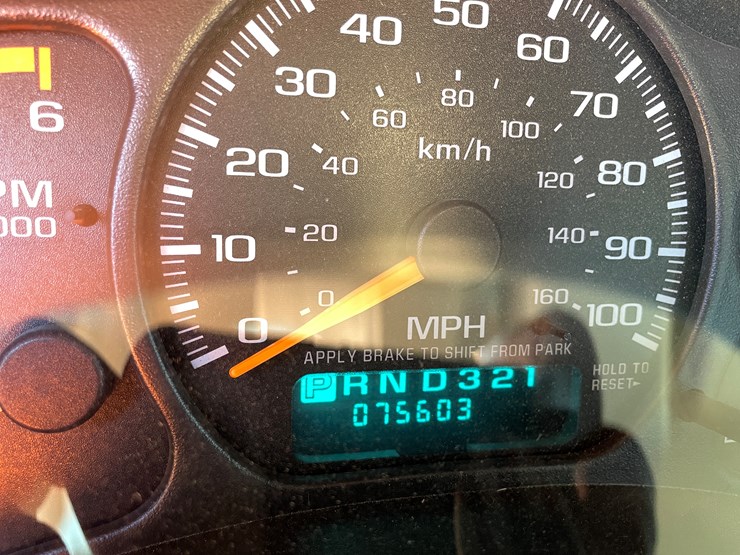 2002-chevrolet-silverado-2500hd-image-111