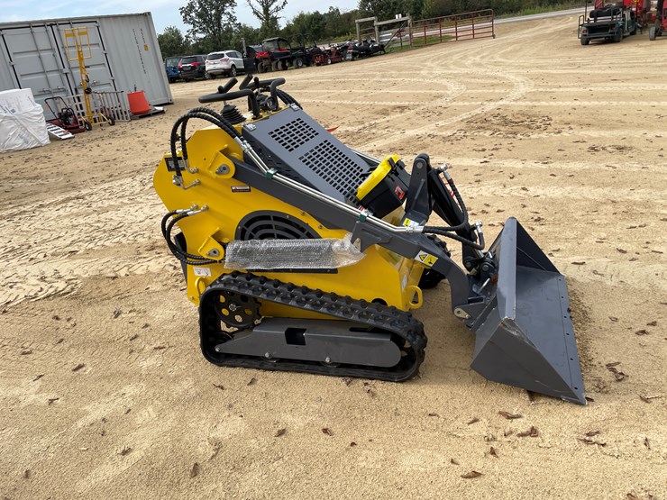 #214-•-new-landhonor-ride-on-skid-steer-loader-image-4