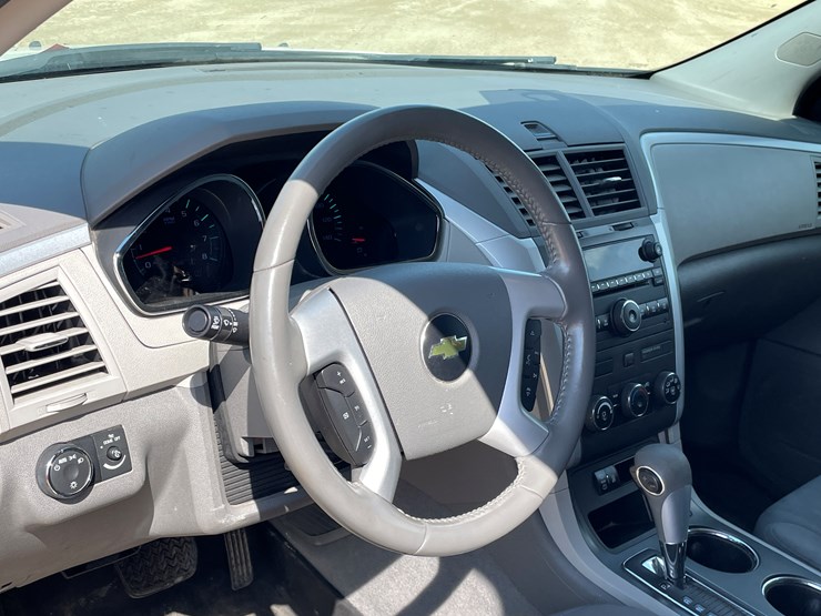 2012-chevrolet-traverse-ls-image-73