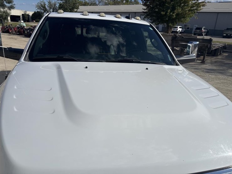 2018-dodge-ram-2500-image-16