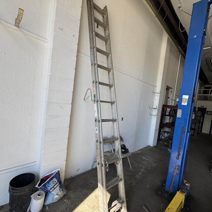 WERNER 24FT EXTENSION LADDER WERNER 24FT EXTENSION LADDER