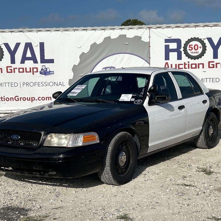 2011 Ford Crown Victoria Sedan