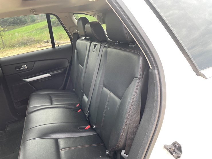 2011-ford-edge-image-54