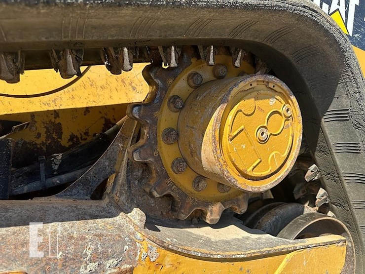 2016-caterpillar-259d-image-23