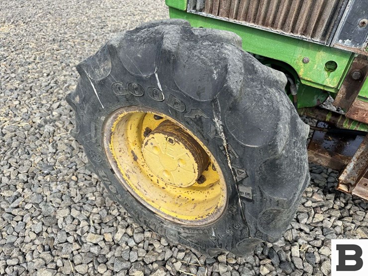 1989-john-deere-2855n-image-17