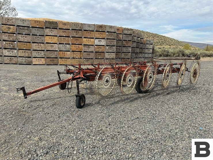hesston-3980-image-4