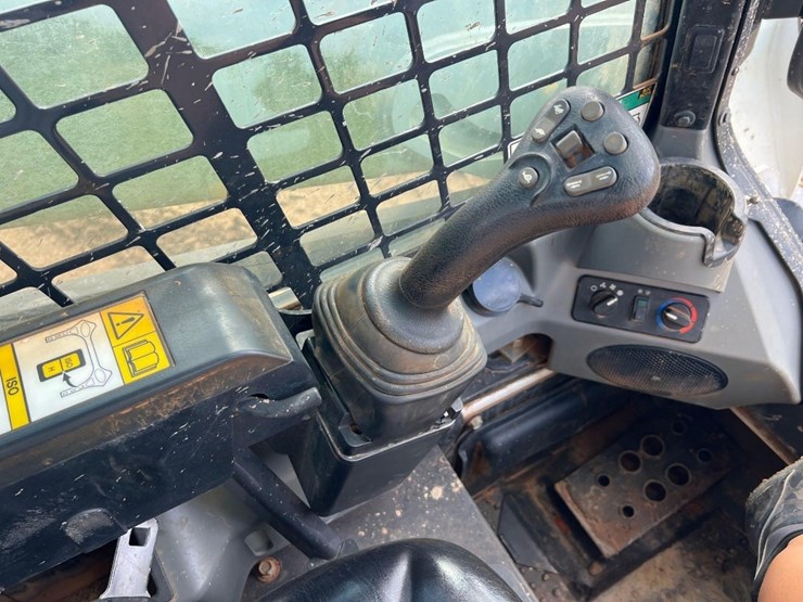 2022-bobcat-t595-image-27