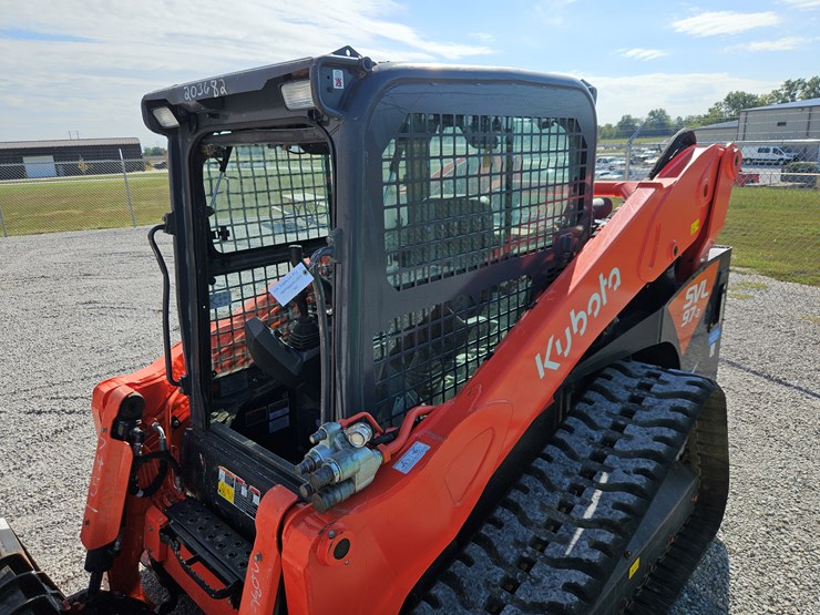 2022-kubota-svl97-2-image-22