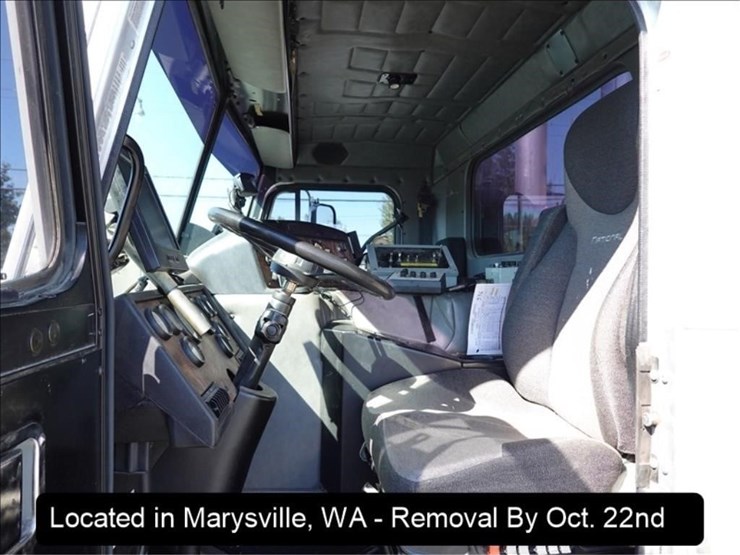 2009-peterbilt-pb320-image-16