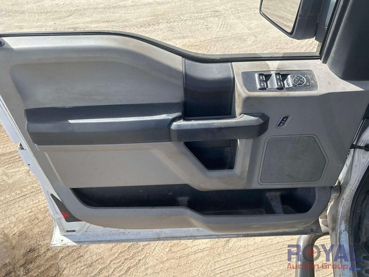2017-ford-f150-image-14