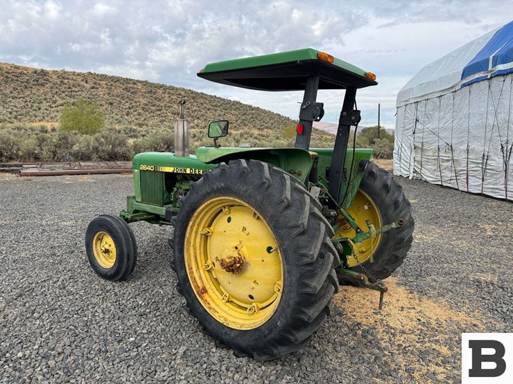 1976-john-deere-2640-image-4