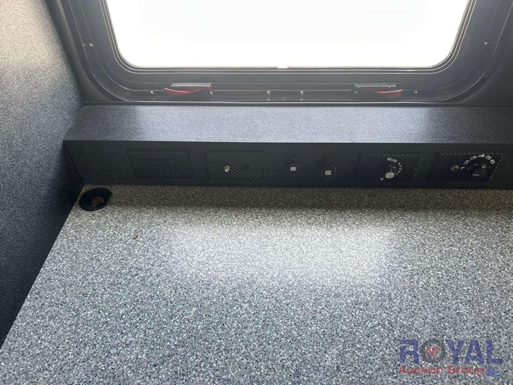 2001-blue-bird-commercial-portable-office-bus-image-16