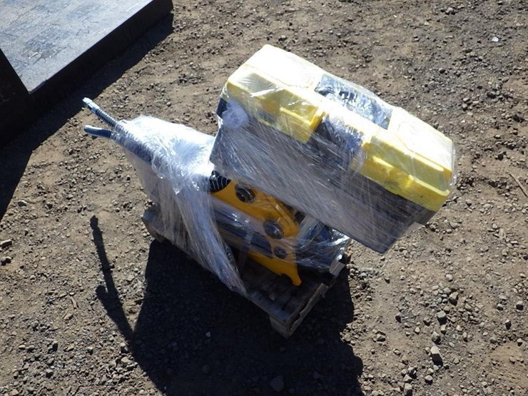 excavator-attachment/tool-box-image-4