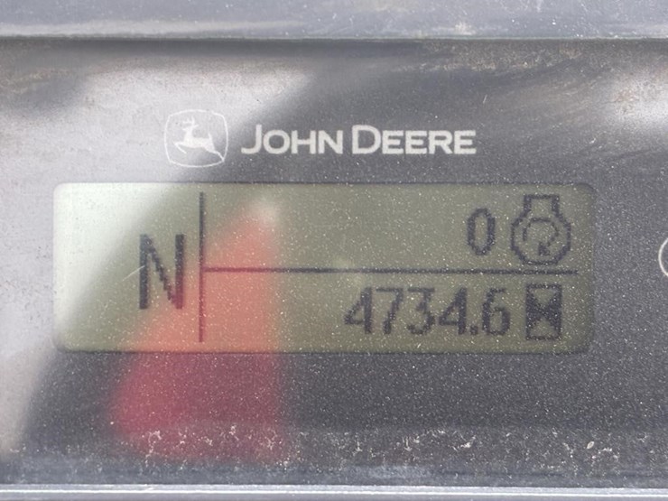 2015-deere-210l-image-23