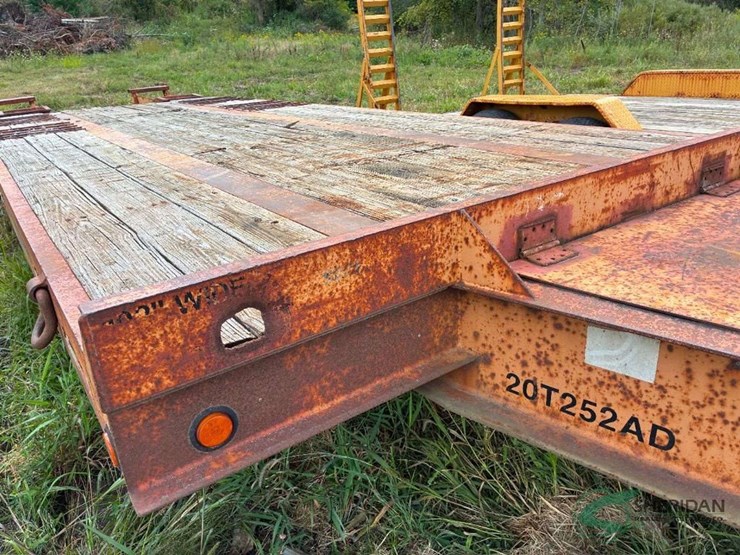 2002-20ft-deck-with-5ft-beaver-tail-tandem-dually-equipment-trailer-image-5