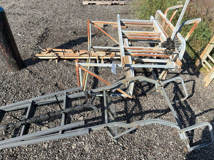 2-ladder-tree-stand-image-5