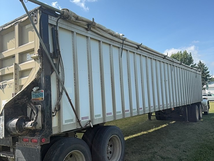 41’-rr-live-bottom-grain-trailer,-has-roll-tarp-image-1