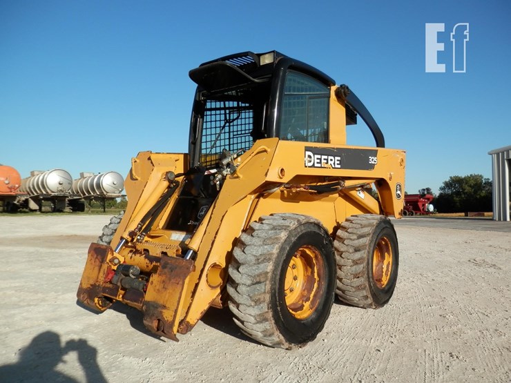 2008-deere-325-image-3