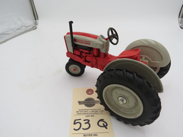 ertl-ford-901-1/16th-scale-select-o-speed-toy-tractor-image-3