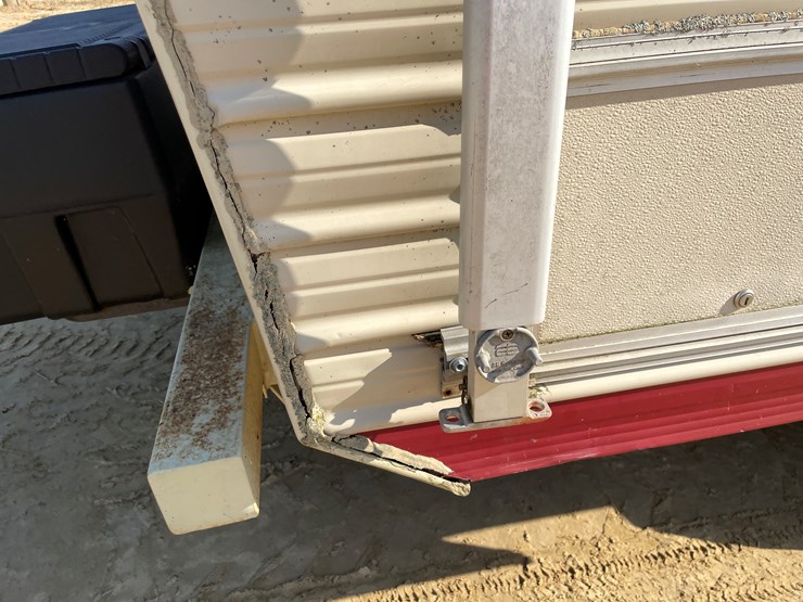 #1900-•-1989-companion-gooseneck-camper-(has-wi-title)-image-36