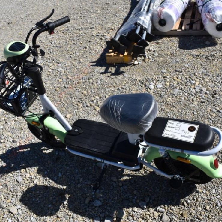 Future Electric Scooter, Green & Black, Serial 9303, Front Basket