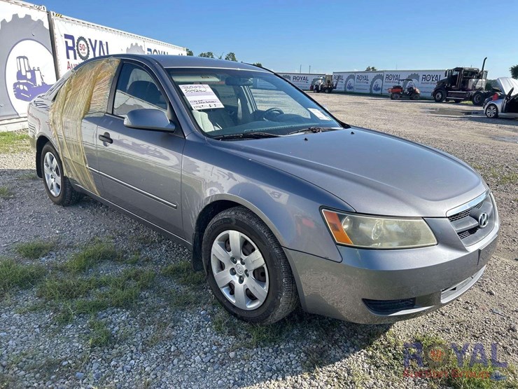 2007-hyundai-sonata-gls-sedan-image-2