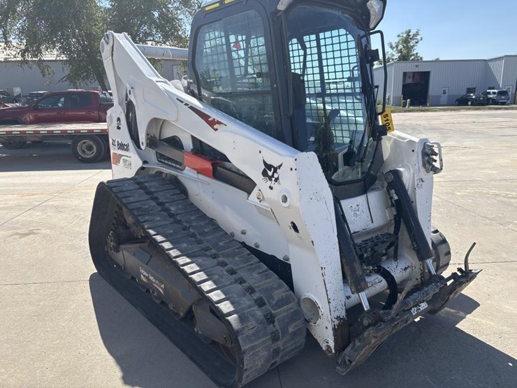 2022-bobcat-t870-image-8