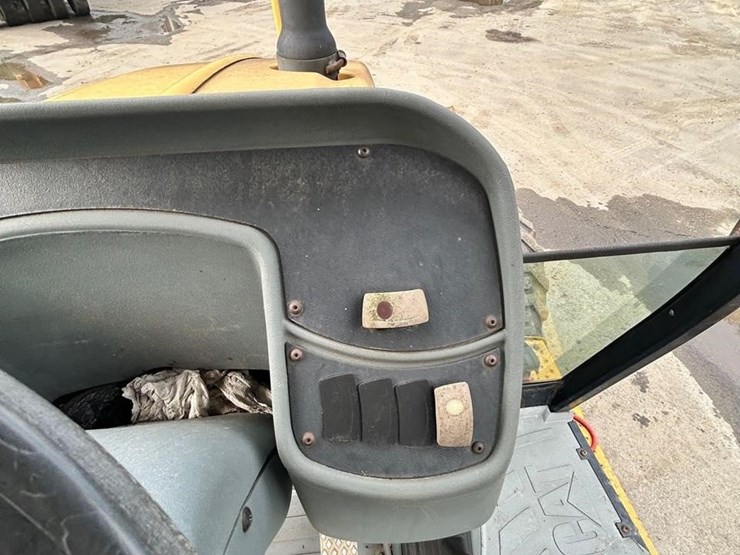 2006-caterpillar-416d-image-34