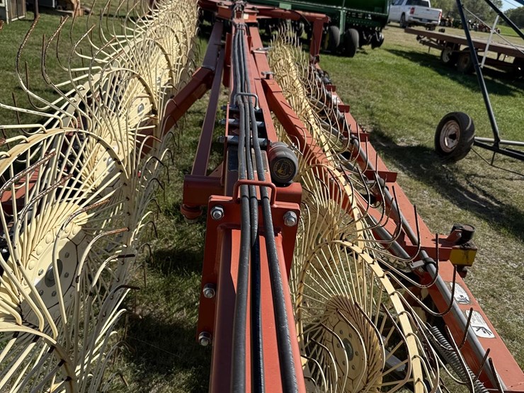 h&s-16-wheel-rake-28-image-12