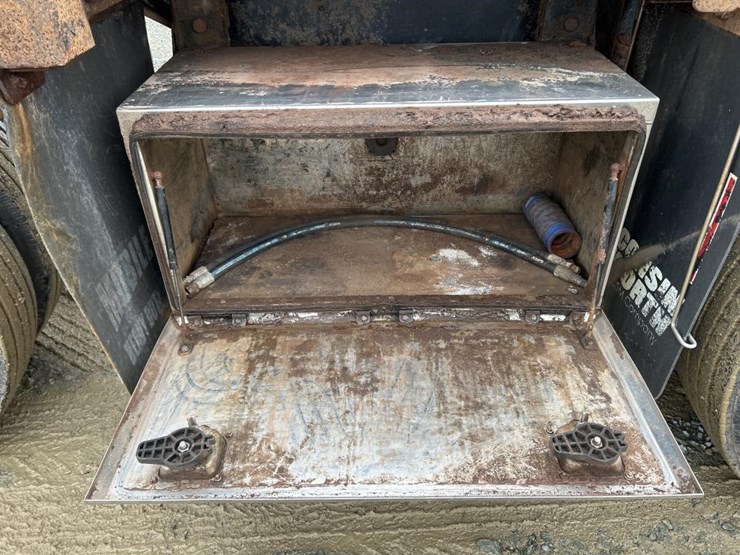 #1040-•-2018-assembled-26'-log-trailer-image-49