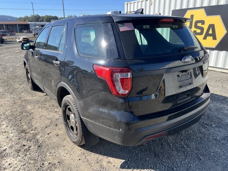 2017-ford-explorer-image-6
