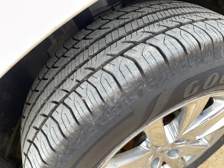2011-ford-edge-image-93