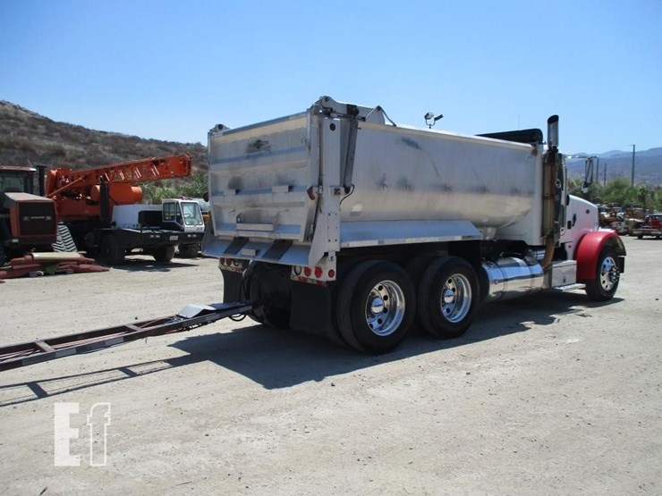 2008-peterbilt-365-image-3