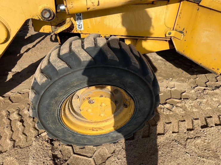 john-deere-310d-image-8
