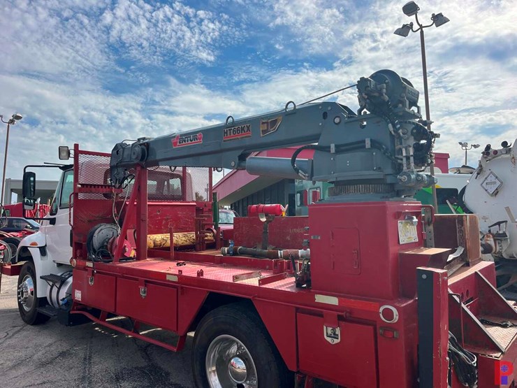 2017-international-durastar-4300-image-6