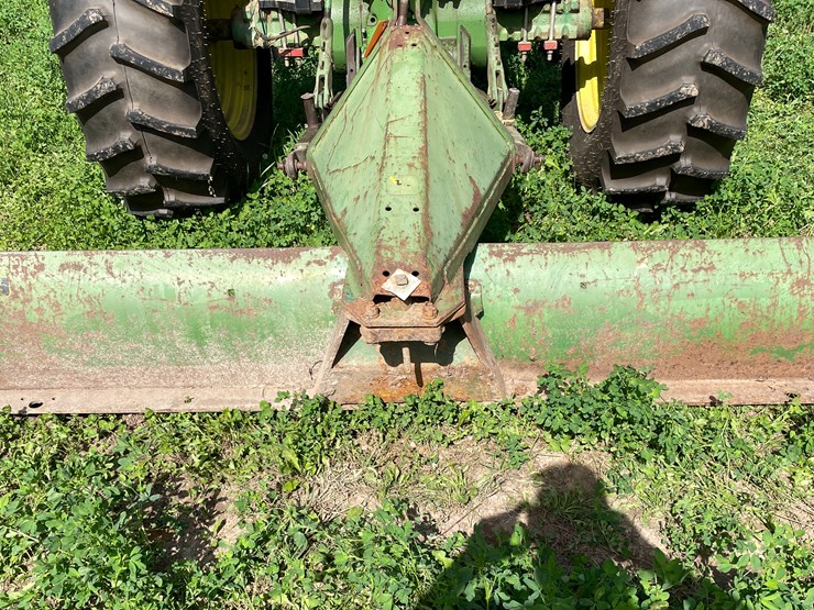 john-deere-8-image-3