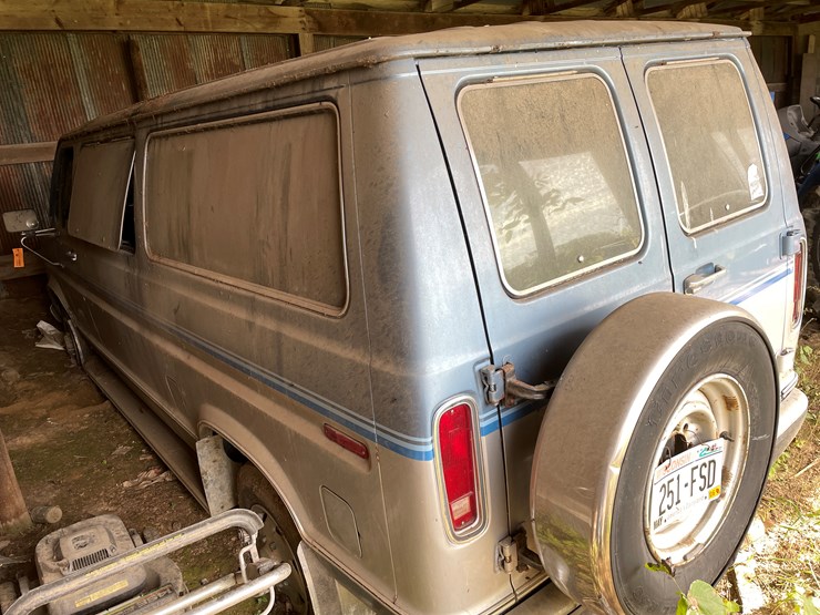 #4481-•-1991-ford-econoline-van-(title-in-delay)-image-6