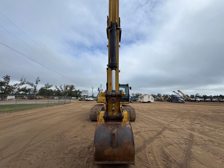 2008-caterpillar-330dl-image-7