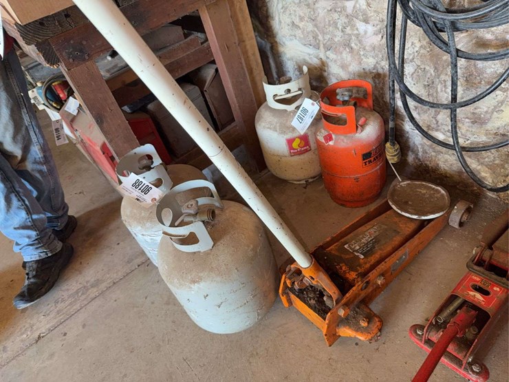 2-1/4-ton-floor-jack-image-1