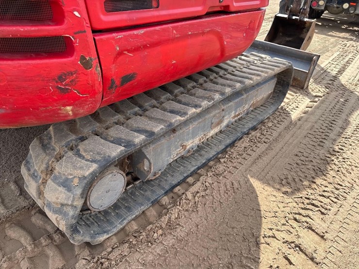 takeuchi-tb240-image-13