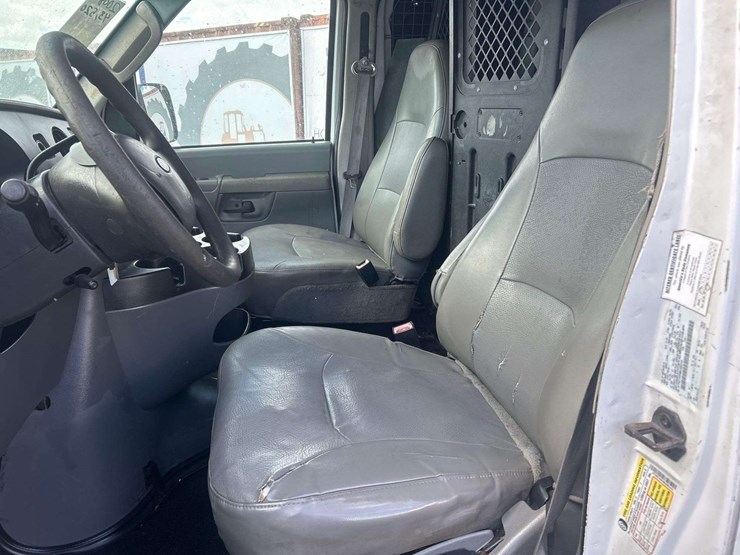 2008-ford-e150-image-14