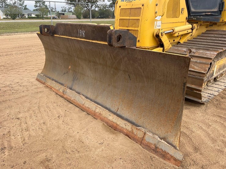 2017-komatsu-d39px-24-image-9