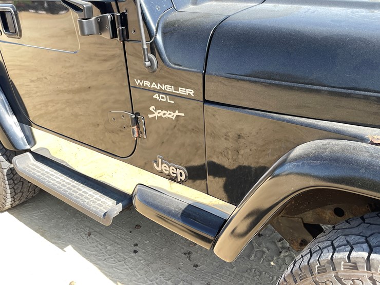 2000-jeep-wrangler-sport-image-18