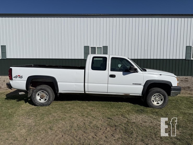 2006-chevrolet-2500hd-image-13
