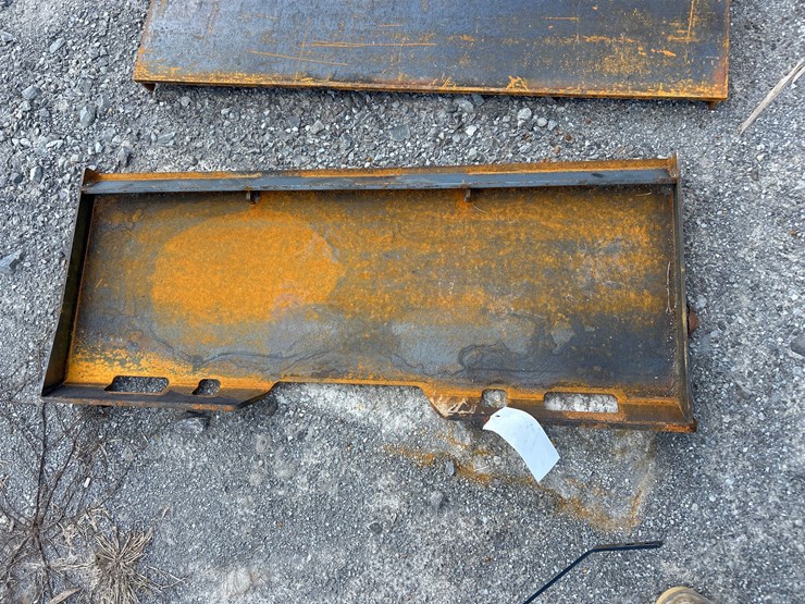 #21-•-(1)-hd-skid-steer-mount-plate-image-1
