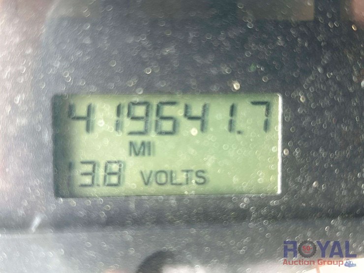 2003-freightliner-fl60-image-10