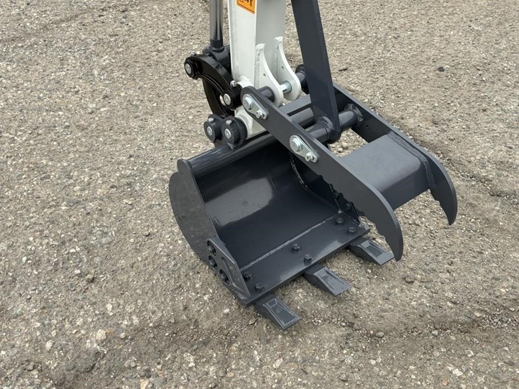 2025-bttl-et15h-6-hydraulic-excavator-image-9