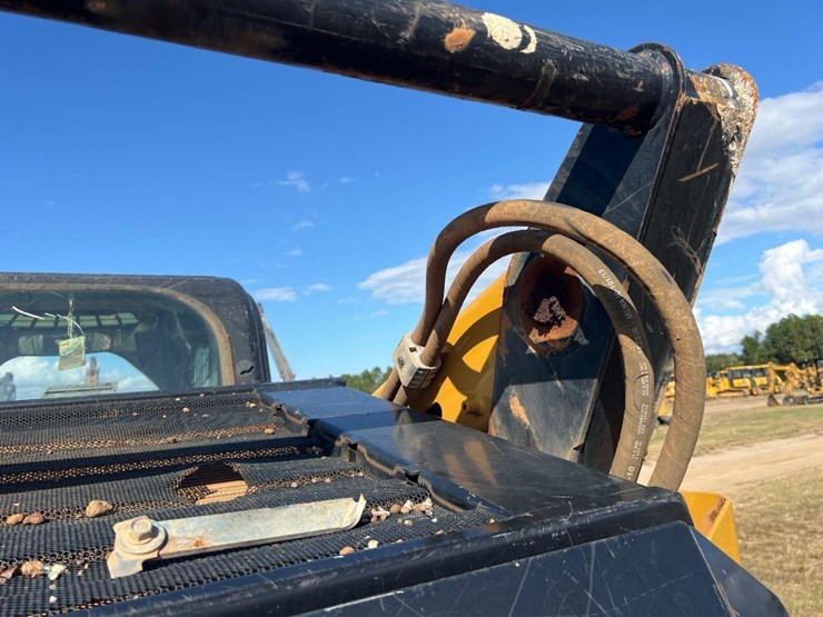 2017-caterpillar-299d2-image-13